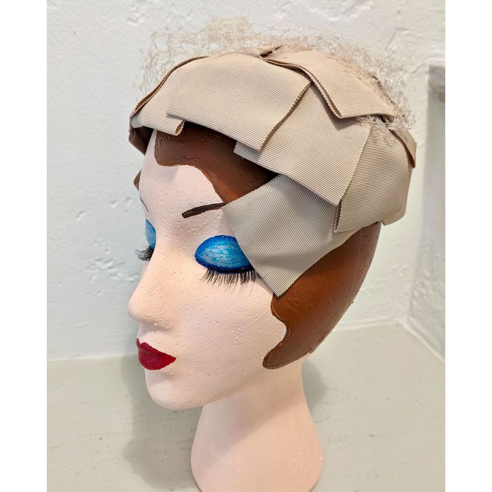 VTG. 50s/early 60s Creamy Beige Grosgrain Ribbon Half Hat / Cocktail Hat w/Veil - Picture 6 of 11